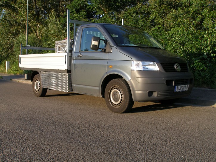 VW T5 / T6 Eka Unterflurbox, langer Radstand ( 3400 mm ), Fahrtrichtung rechts